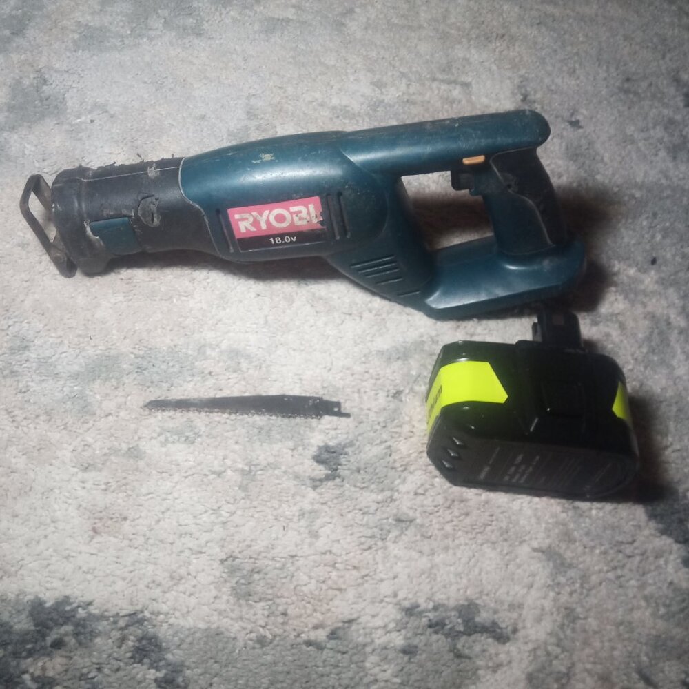 Ryobi 18V reciprocating saw with battery and blade